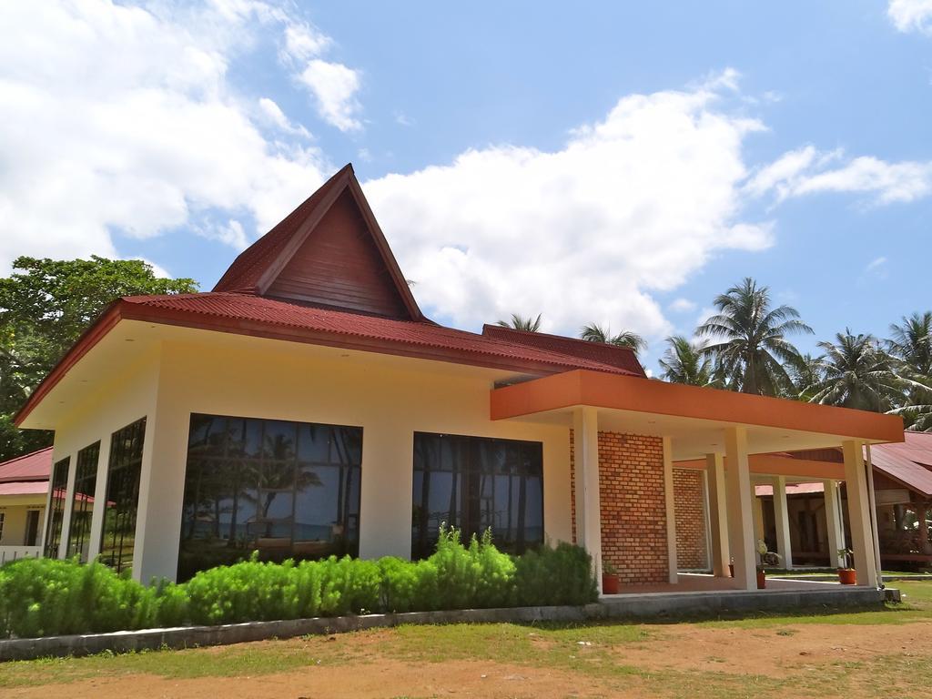 Serumpun Padi Emas Resort 텔루크바카우 외부 사진